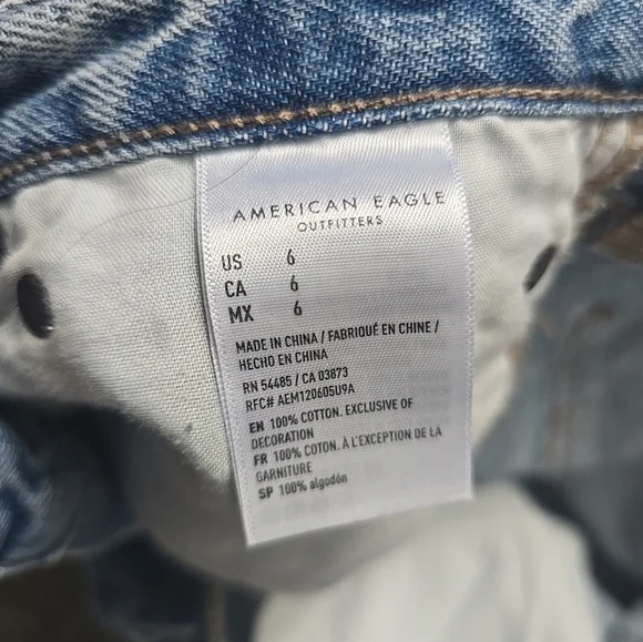 American Eagle 90s Boyfriend Shorts Light Blue Denim Distressed  Size 6 - Picture 3 of 13